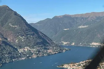 Scenic sightseeing on Como Lake... with air conditioning!