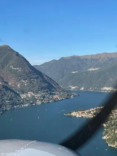 Scenic sightseeing on Como Lake... with air conditioning!