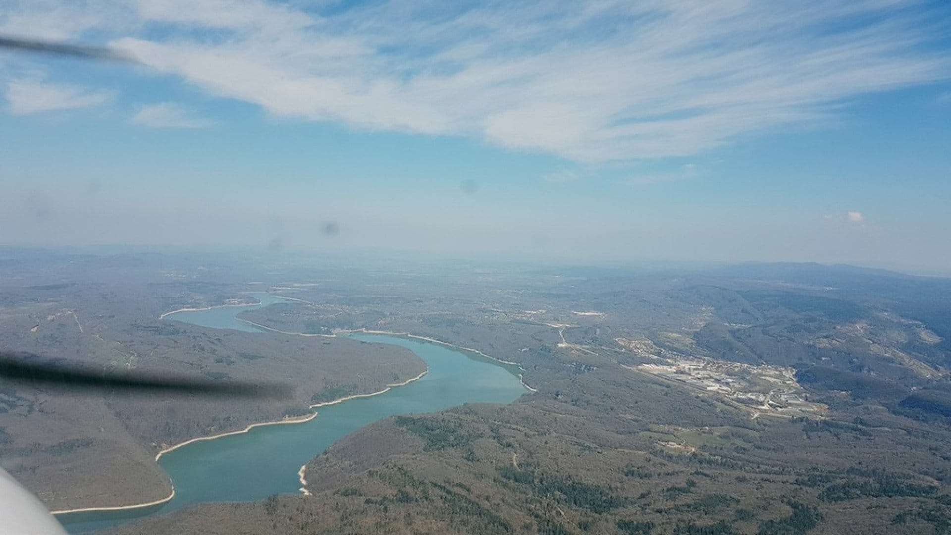 Découvrez le Jura et survolez le lac de Vouglans