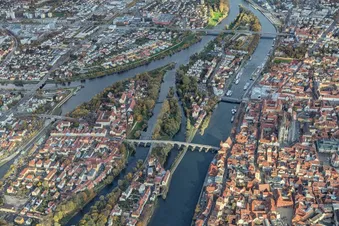 Alpen, Seen & Städte aus der Luft