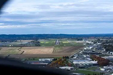 Balade aérienne à proximité de Pau à la demande