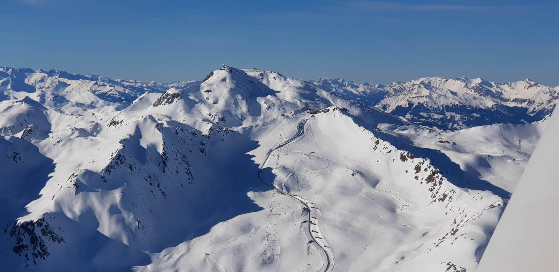 Flug entlang der Alpen nach Samedan (DA50)
