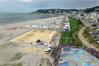 Vol en hélico : Perche, Pays d'Auge, plage de Cabourg