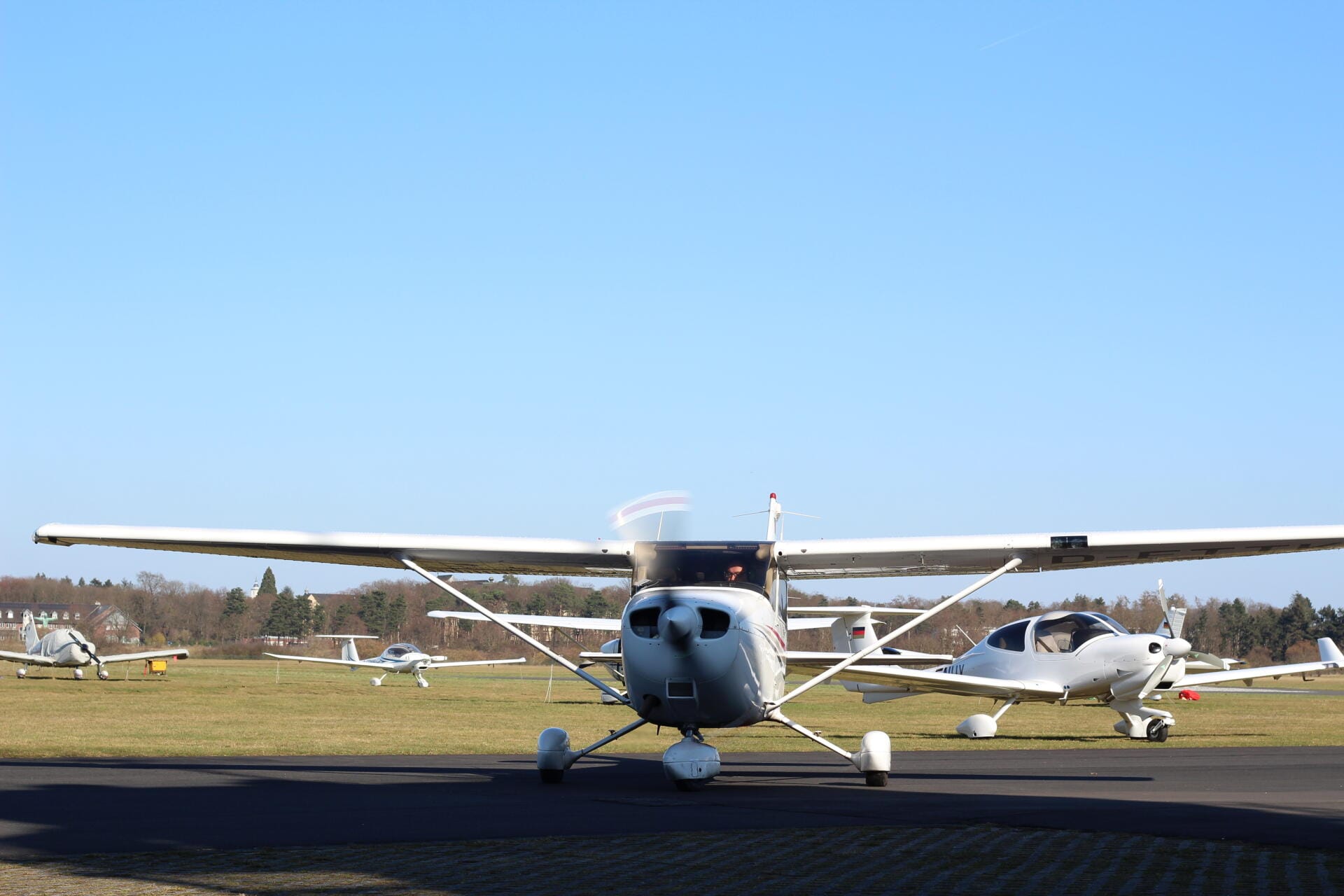 Cockpit View : Takeoff and Landing Training