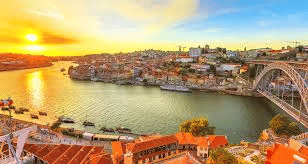 Costal flight at Porto and crossing of the 6 bridges.