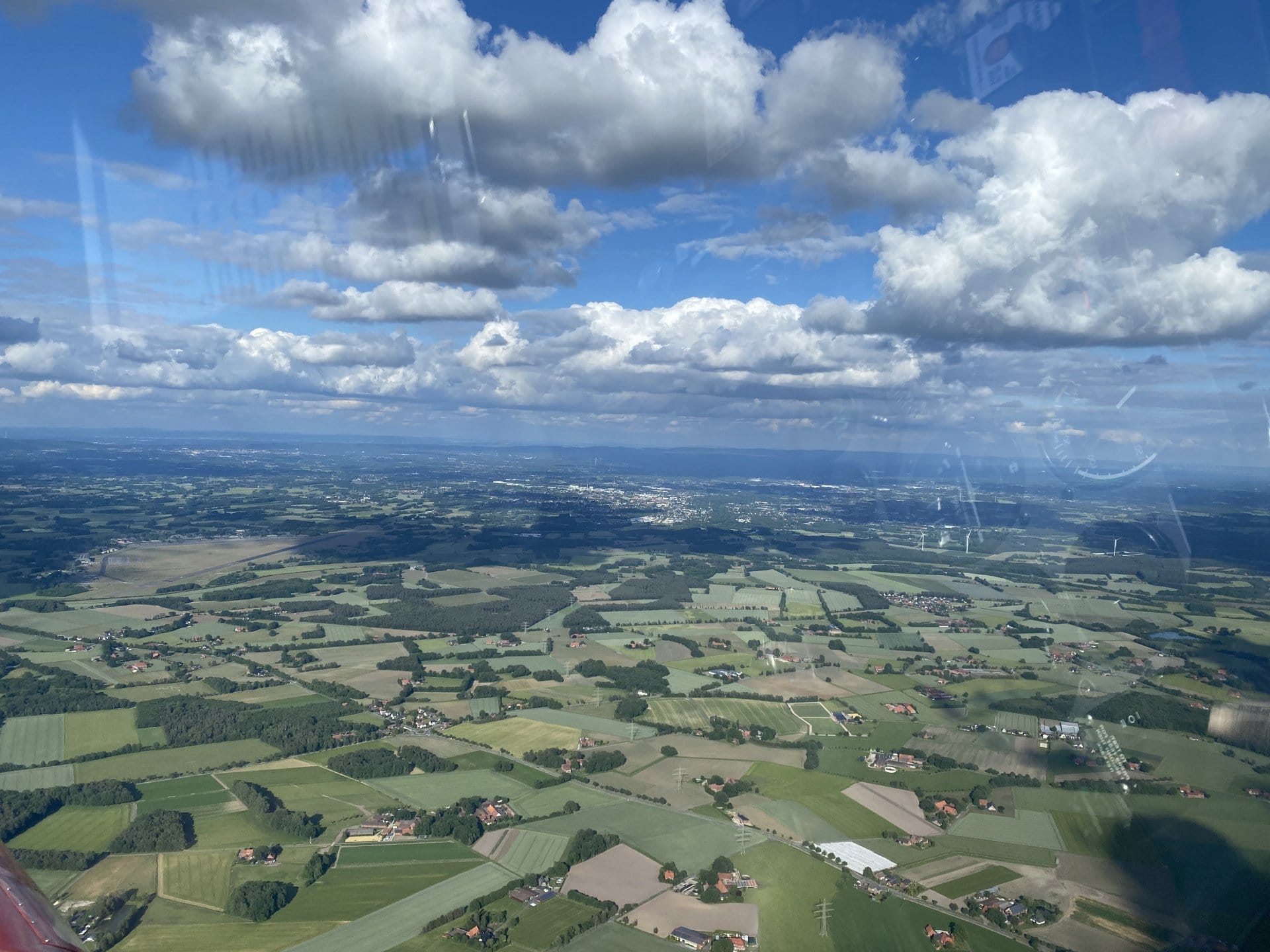 Waffelschmaus am Flugplatz Höxter (3P.)