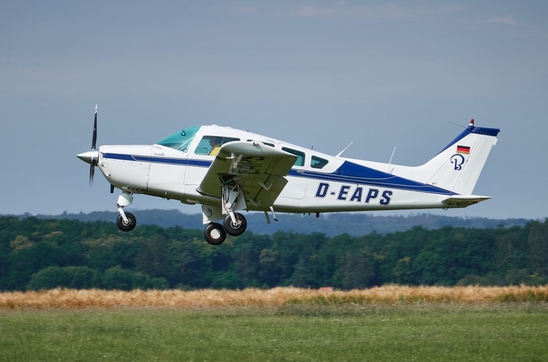 D-EAPS Takeoff