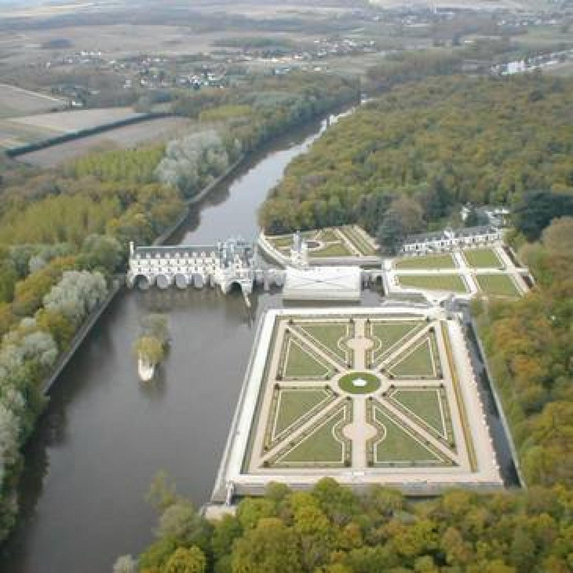 Vol : les Chateaux de la Loire depuis Le Mans en avion