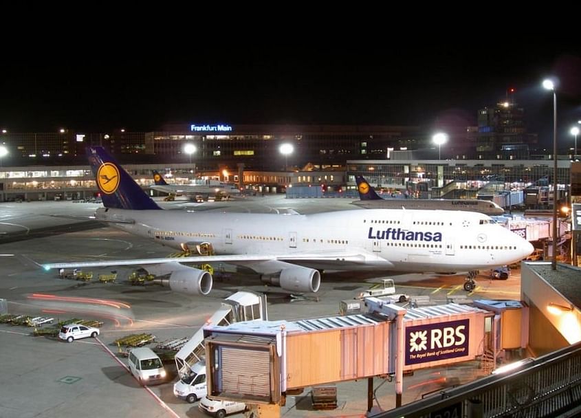 Im Tiefflug über den Flughafen Frankfurt-Main