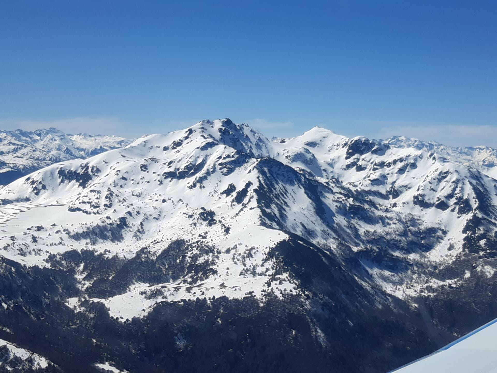 Découvertes de lacs, chateau de Montségur et Pyrénées!