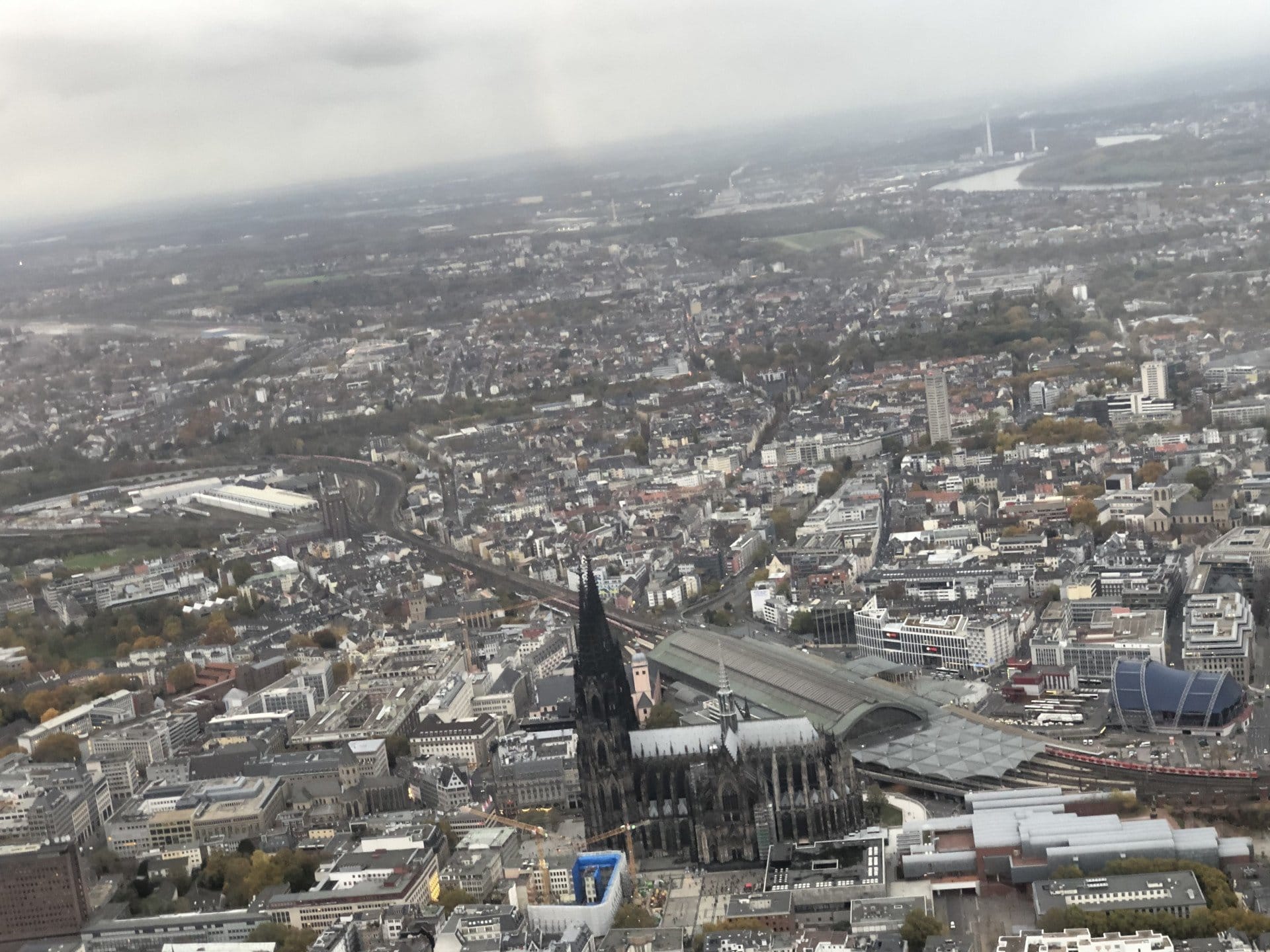Rundflug über das gesamte Ruhrgebiet und das Sauerland.