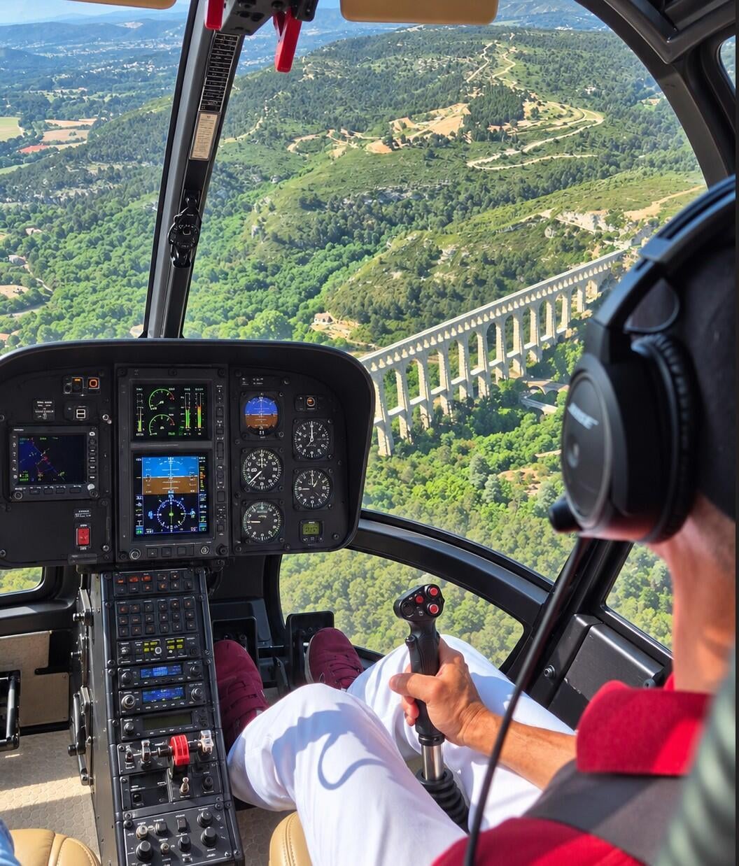 Les îles Provençales à bord de l'hélicoptère EC120 Airbus