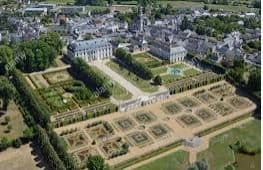 survoler 10 grands châteaux de La Loire de Chambord à Saumur