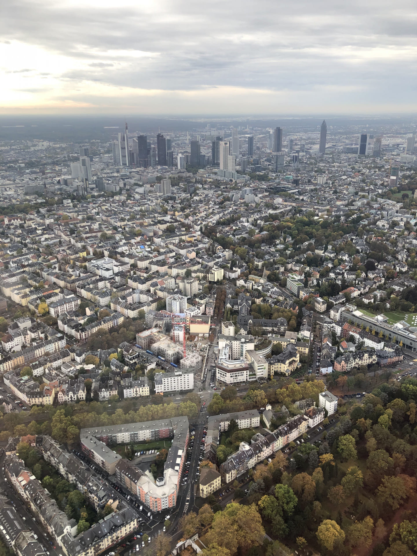 Frankfurt Skyline, Burgen im Taunus, Limes, Munitionslager