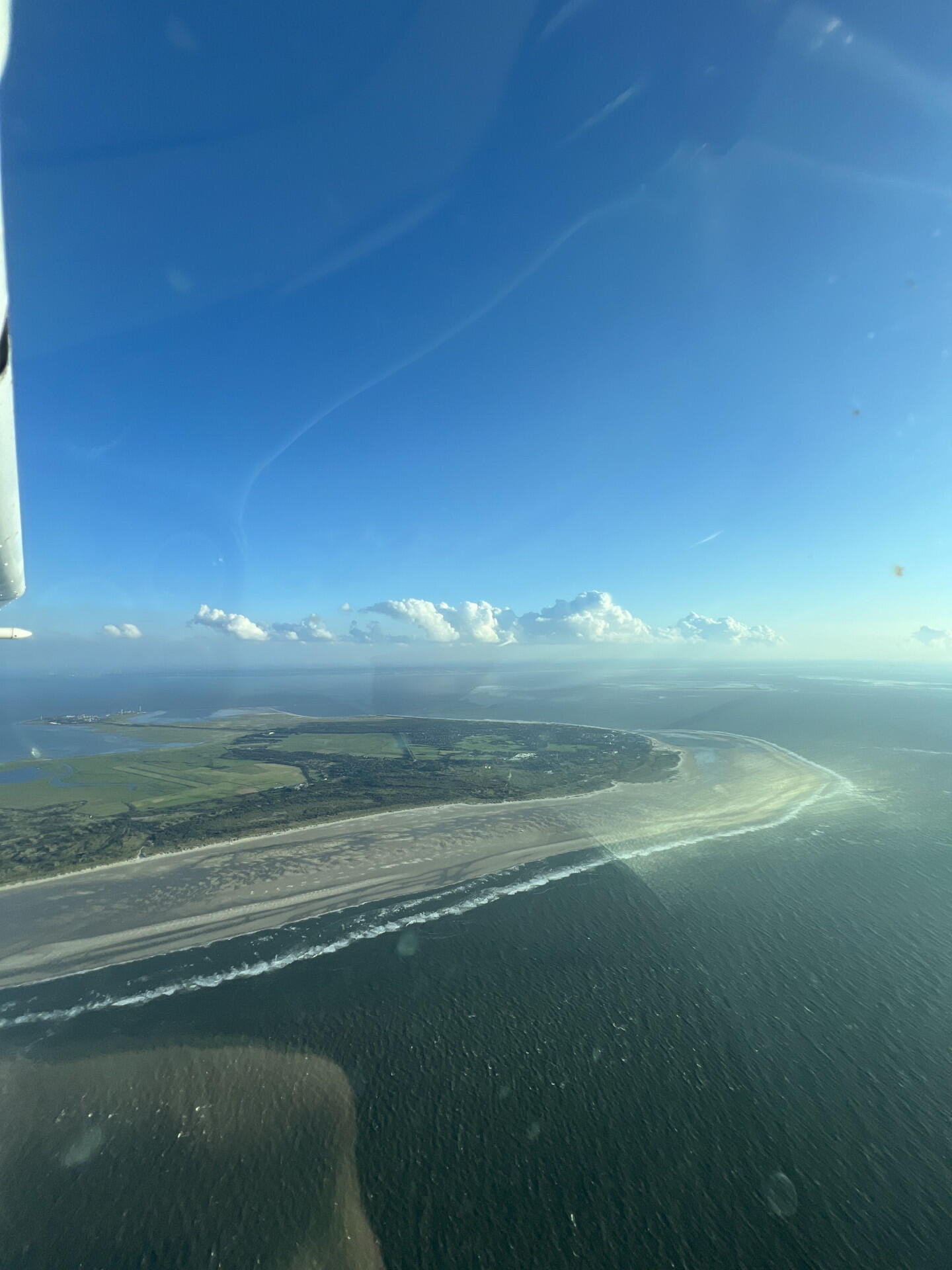 Rundflug entlang der ostfriesischen Nordseeküste