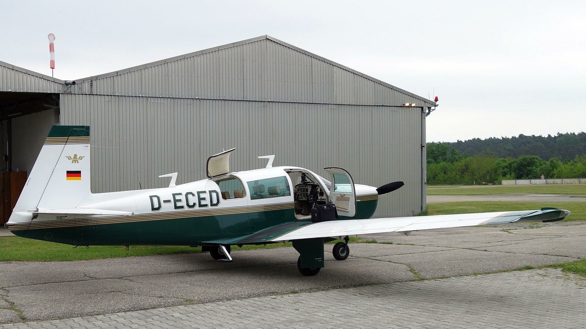 Mooney M20F