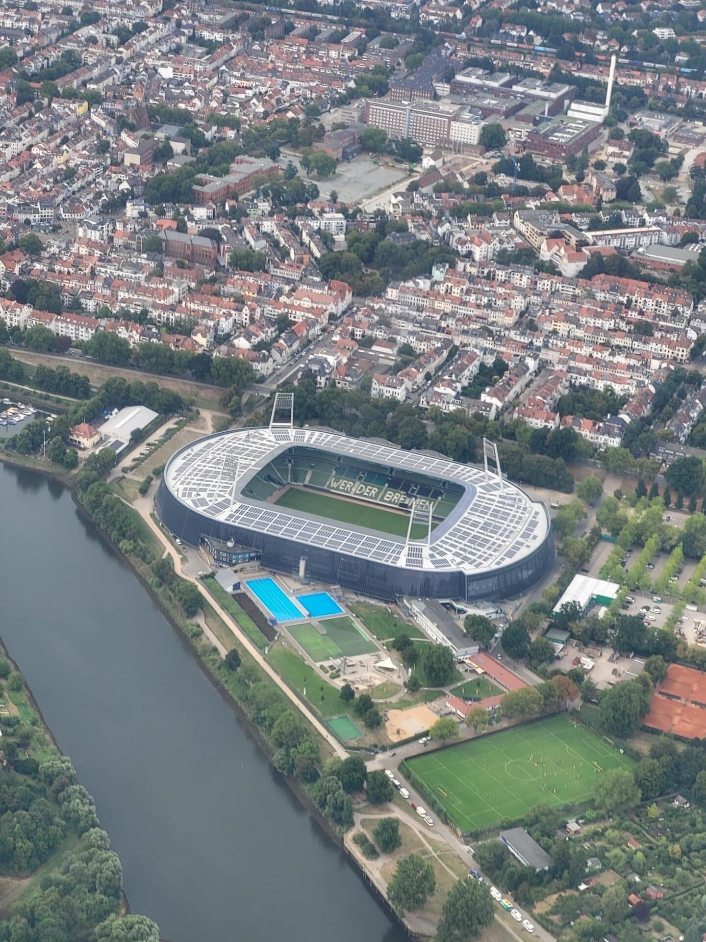 Weserrundflug über Bremerhaven und Bremen