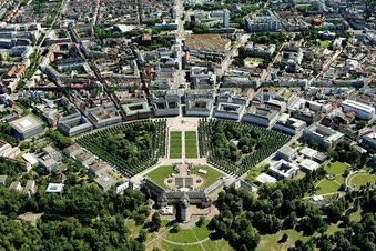 Gestalte deinen perfekten Rundflug gemeinsam mit dem Piloten