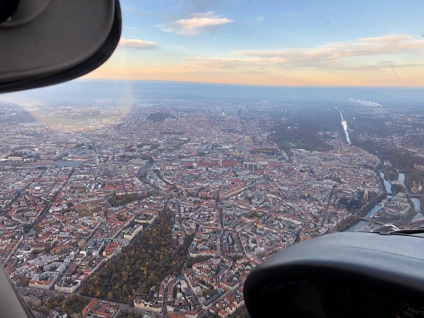 Rundflug - Ammersee, Starnberger See und München