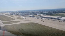 Tiefanflug über den Großflughafen Leipzig-Halle