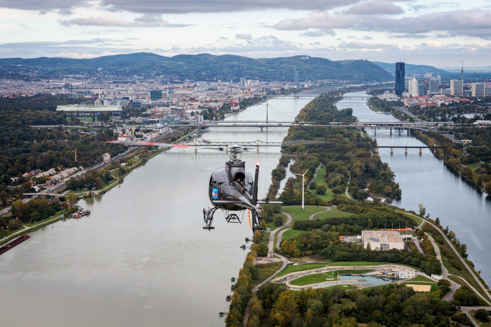 Wien entlang der Donau im Hubschrauber (5 Sitze)