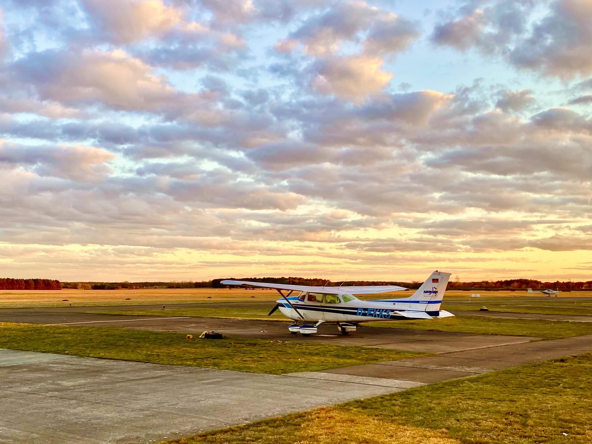 Flexibler Rundflug über Berlin in einer Cessna 172 2-3 Pers.