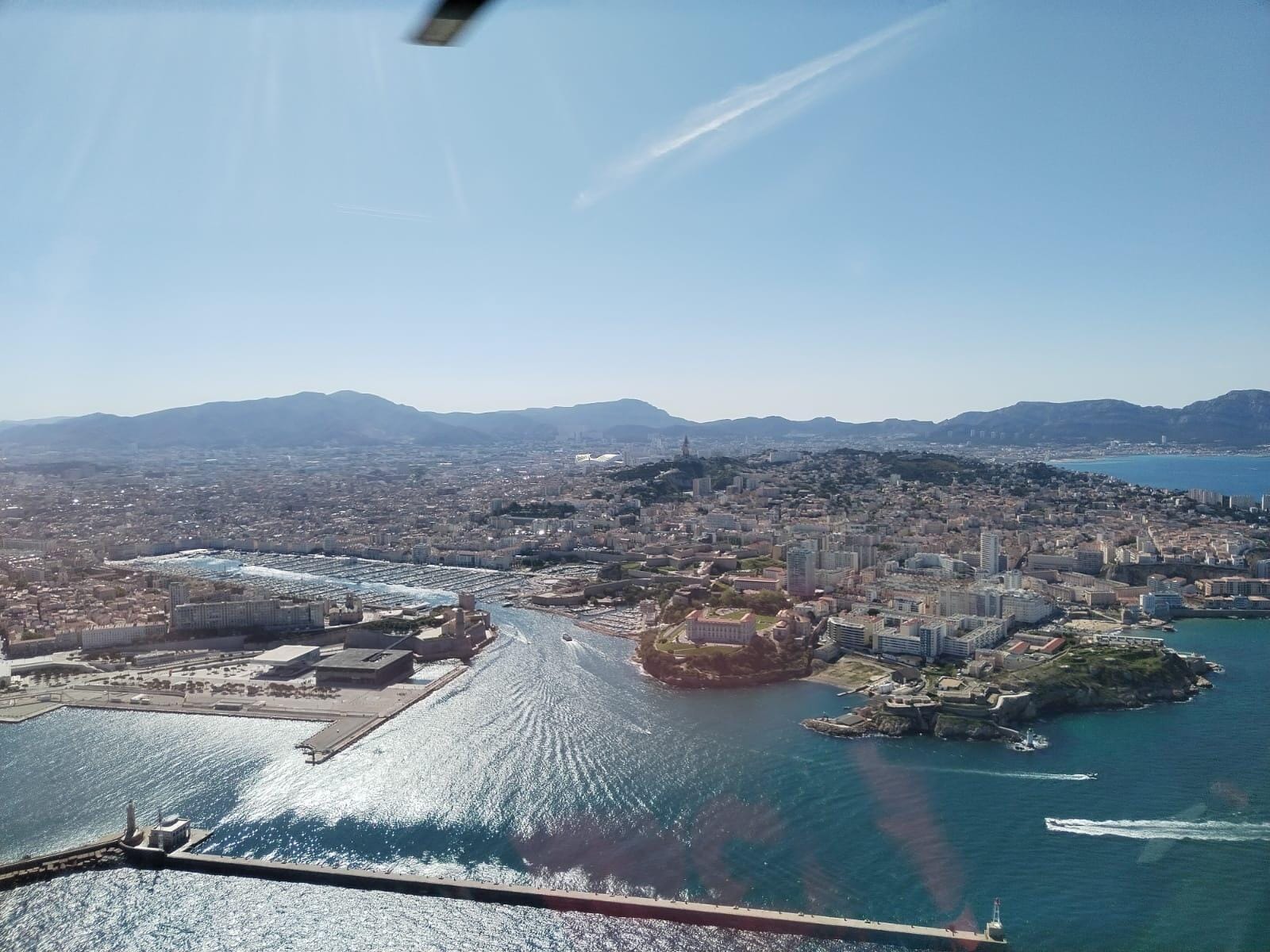 Tour de la baie de Marseille en hélicoptère | 3 passagers