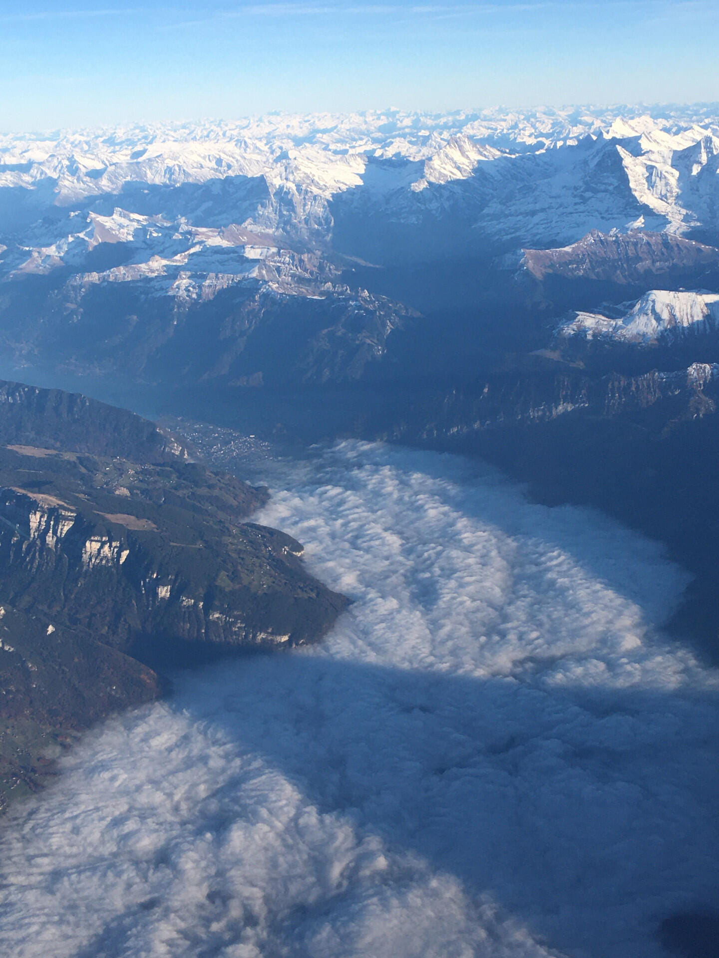 Interlaken aus einer Höhe von 5‘500 Meter über Meer