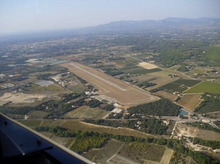 Balade aérienne : au pied du "géant" Ventoux