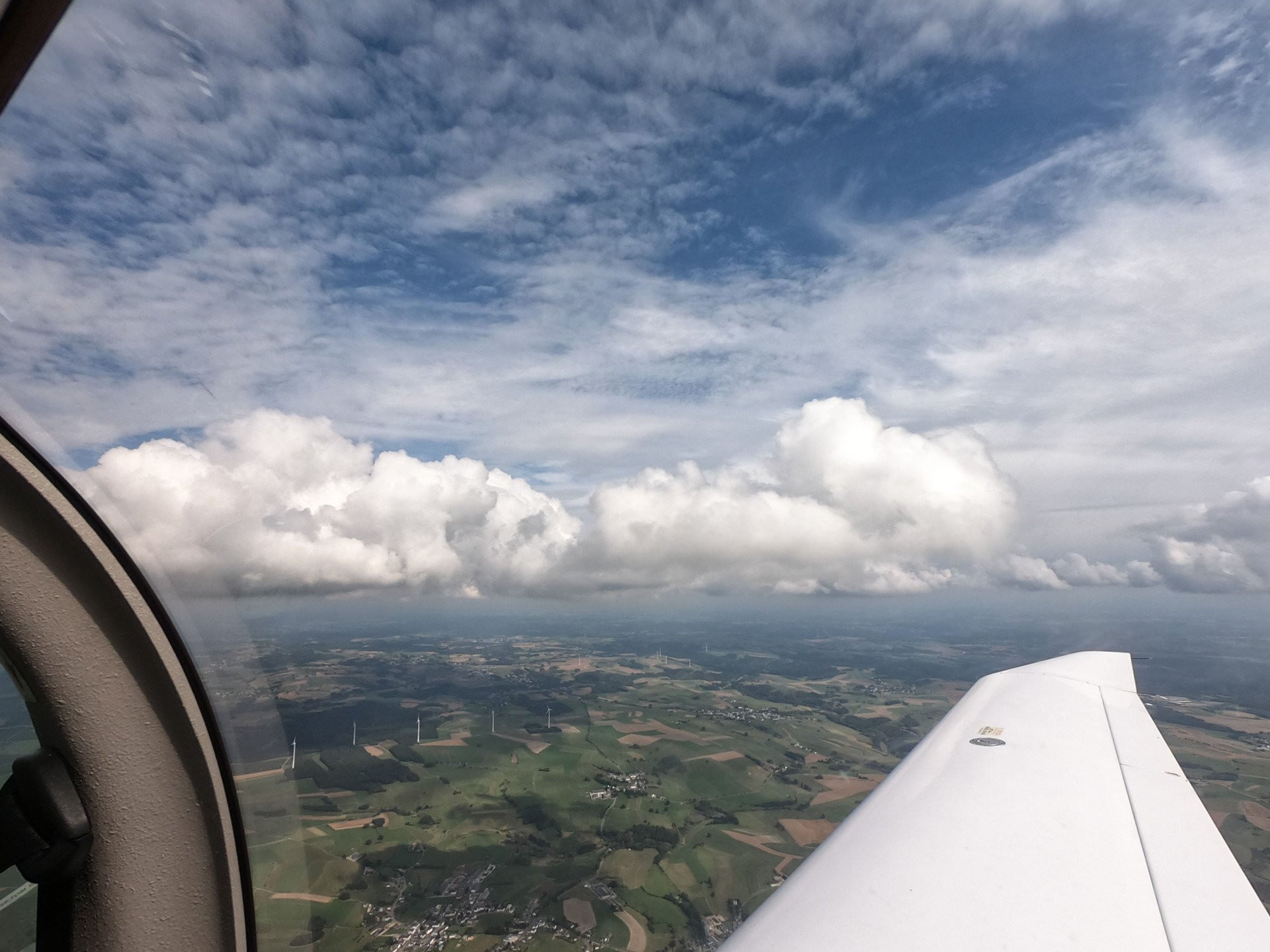 De Charleroi à Reims, en Champagne / From Charleroi to Reims