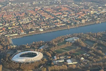 1 Stunde Flug durch die Region