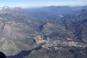 Survoler le toit de l'île de Beauté & la Montagne Corse