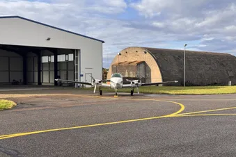 B55 - Rundflug in einer Beech B55 über das Saarland