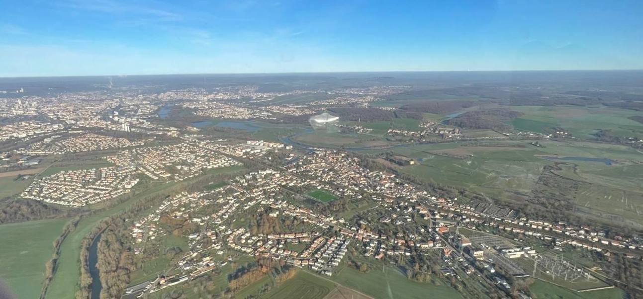 Longez la Moselle, jusqu'à Charmes