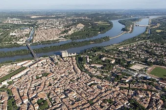 Découverte par les airs des Alpilles et du pont du Gard