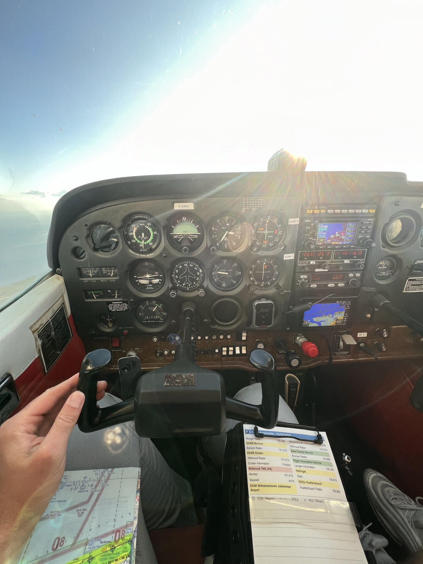 Cockpit einer Cessna (C-172)