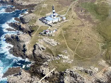 Survol des phares du Finistère