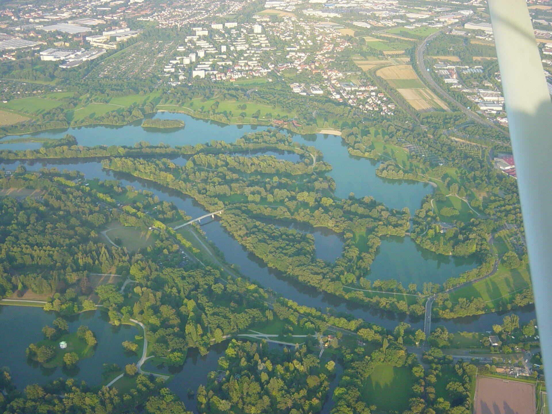 Großer Rundflug über Kassel / Edersee / Wartburg / Brocken