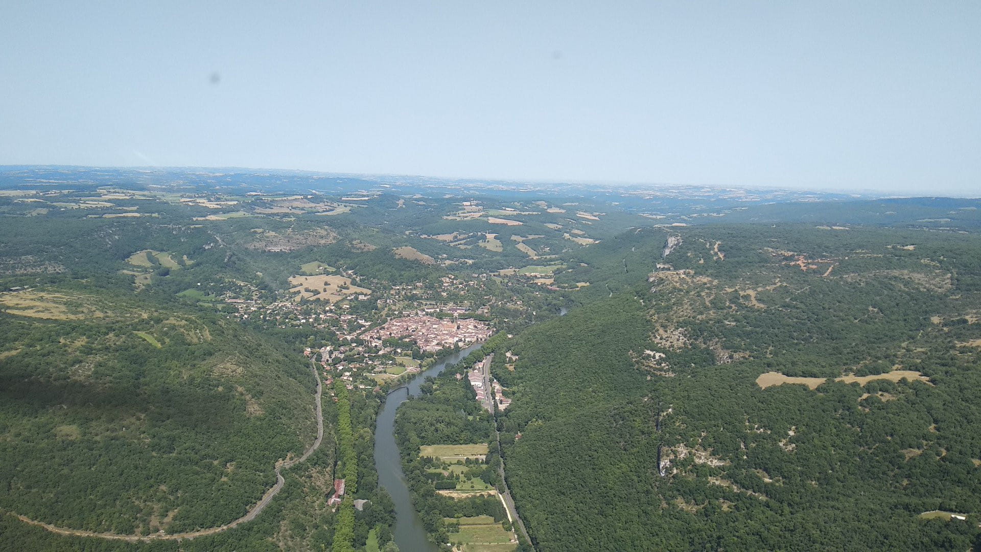 Petit tour des gorges de l'Aveyron en avion