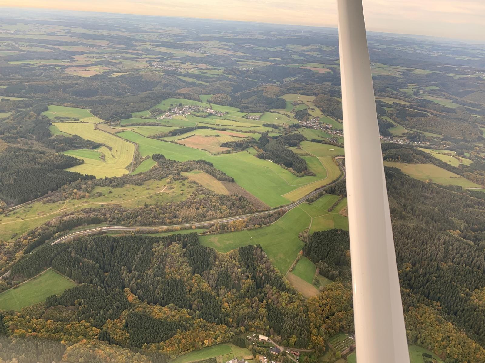 Rundflug in Cirrus SR20: Siegerland – Moseltal – Nürburgring