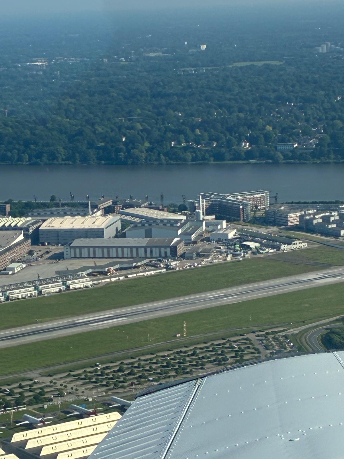 Planespotting: Hamburg Airport & Airbus Finkenwerder