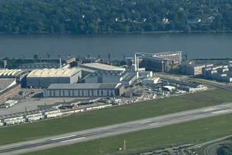 Planespotting: Hamburg Airport & Airbus Finkenwerder