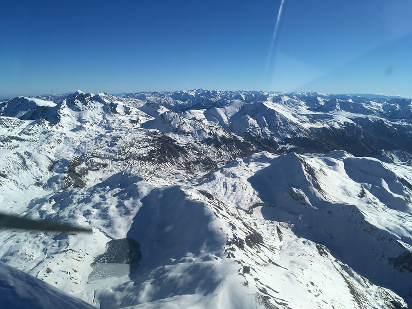 Survol des Pyrénées