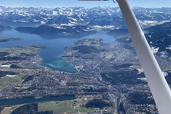 Luzern mit Alpen im Hintergrund