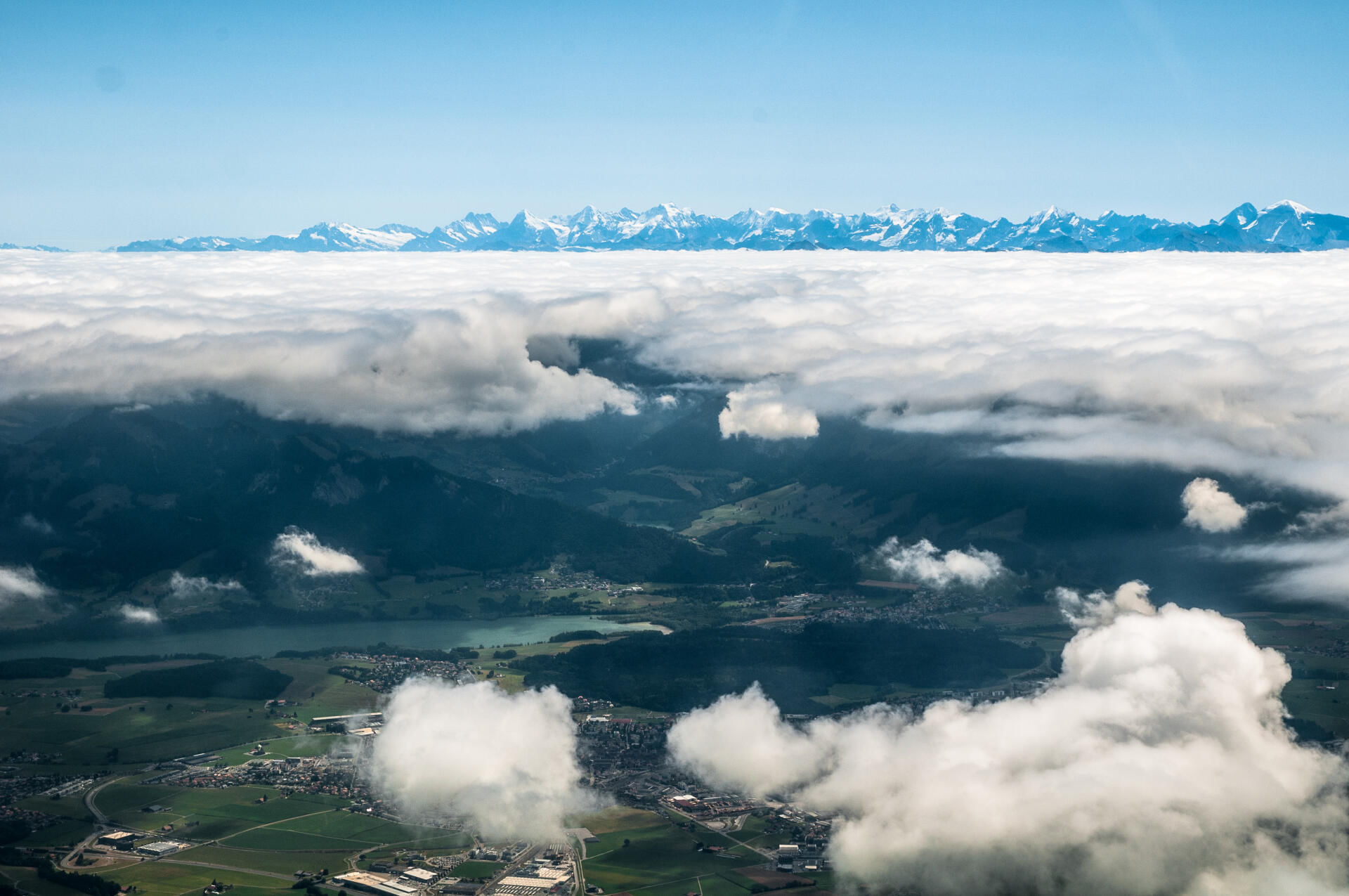 Café, Croissant, Côte d'Alpes – Lausanne zum Lunch