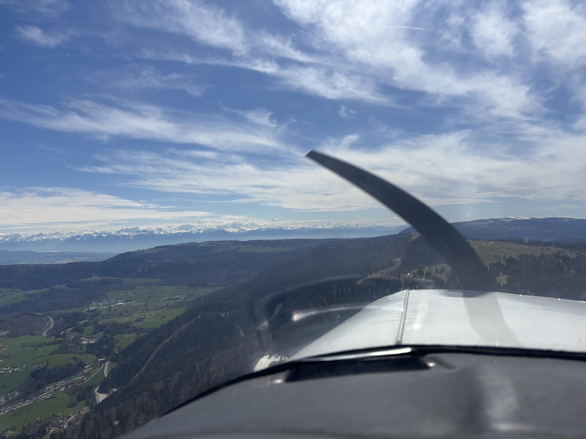 Sommet du mont d'or et vue sur le mont blanc
