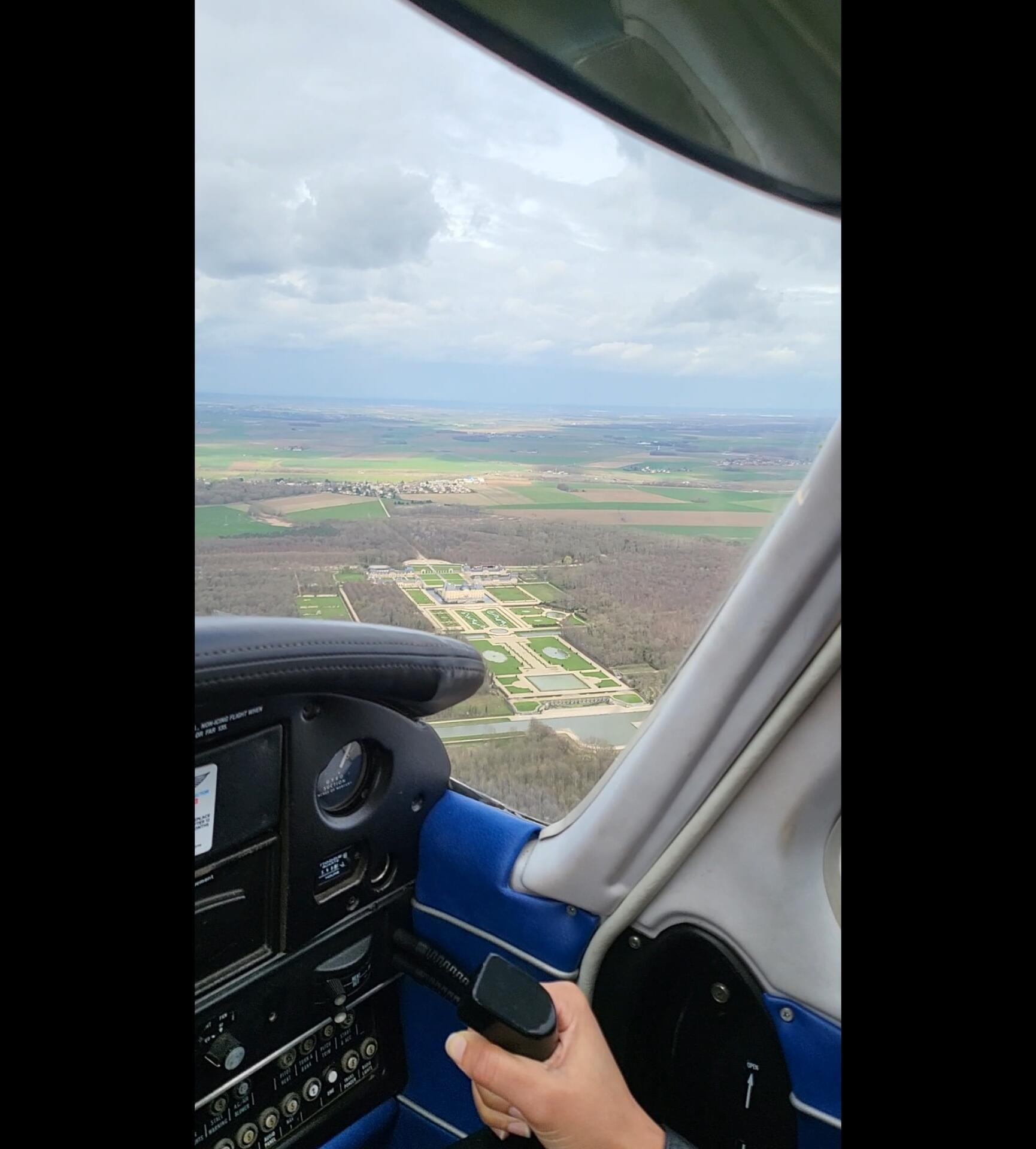 En route vers le château de Vaux-le-Vicomte - France