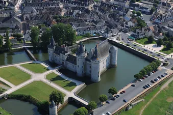 Survol de la Loire : Châteaux, Sancerre & Guédelon