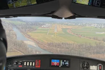 Anflug Piste 14 in Bern Belp