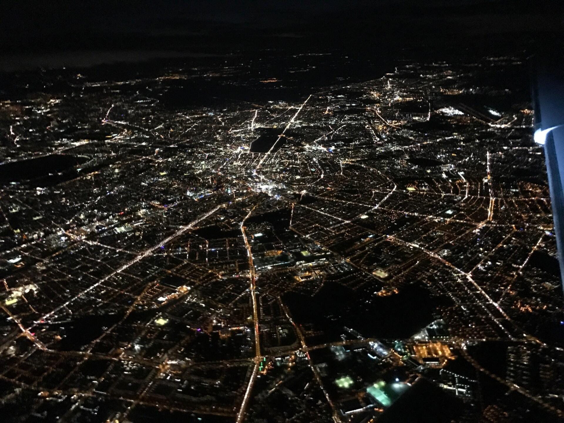 Anflug Berlin bei Nacht ...